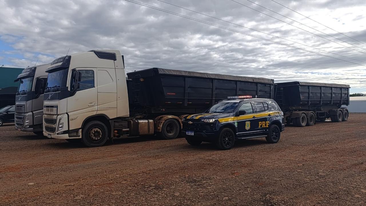 PRF flagra carretas com quase 70 toneladas de excesso de peso em Quatro Pontes Imagem referente a PRF flagra carretas com quase 70 toneladas de excesso de peso em Quatro Pontes