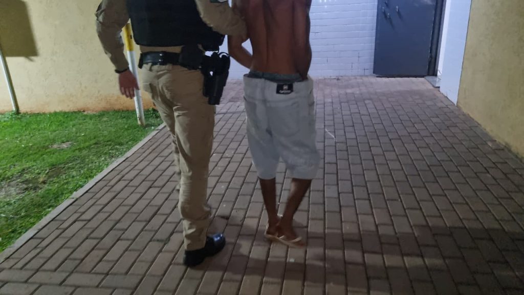 Homem é detido por violência doméstica no Centro