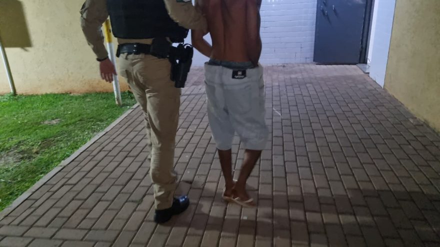 Homem é detido por violência doméstica no Centro