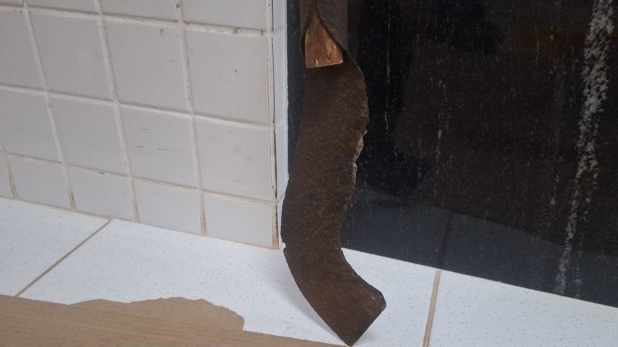 Homem é detido após ameaçar familiares com foice no Morumbi