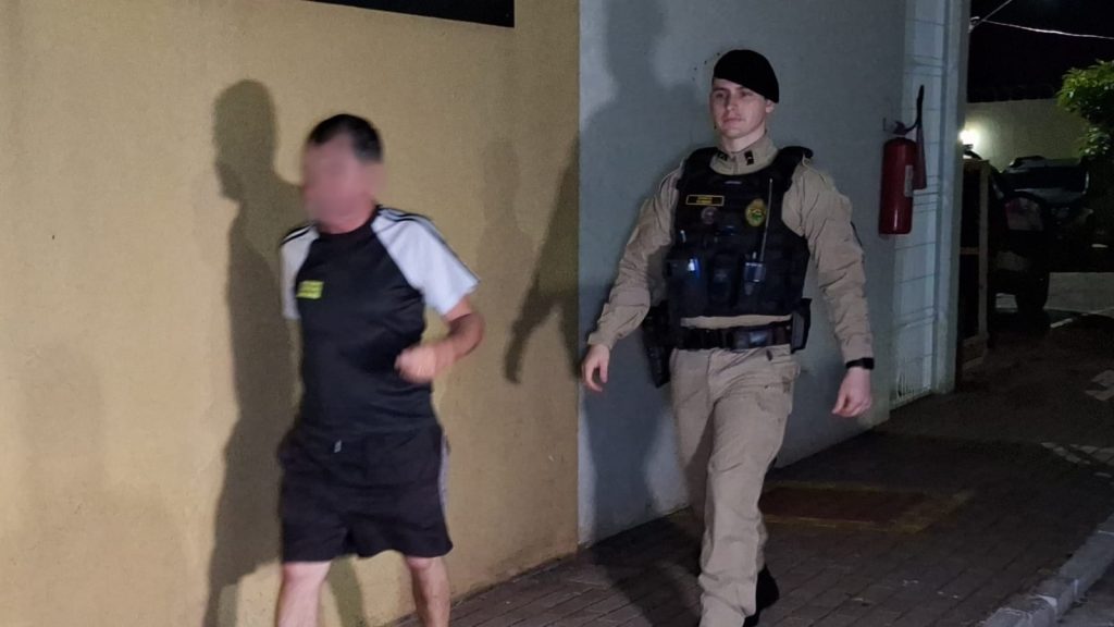 Homem envolvido em colisão no Alto Alegre é conduzido à delegacia após sair da UPA