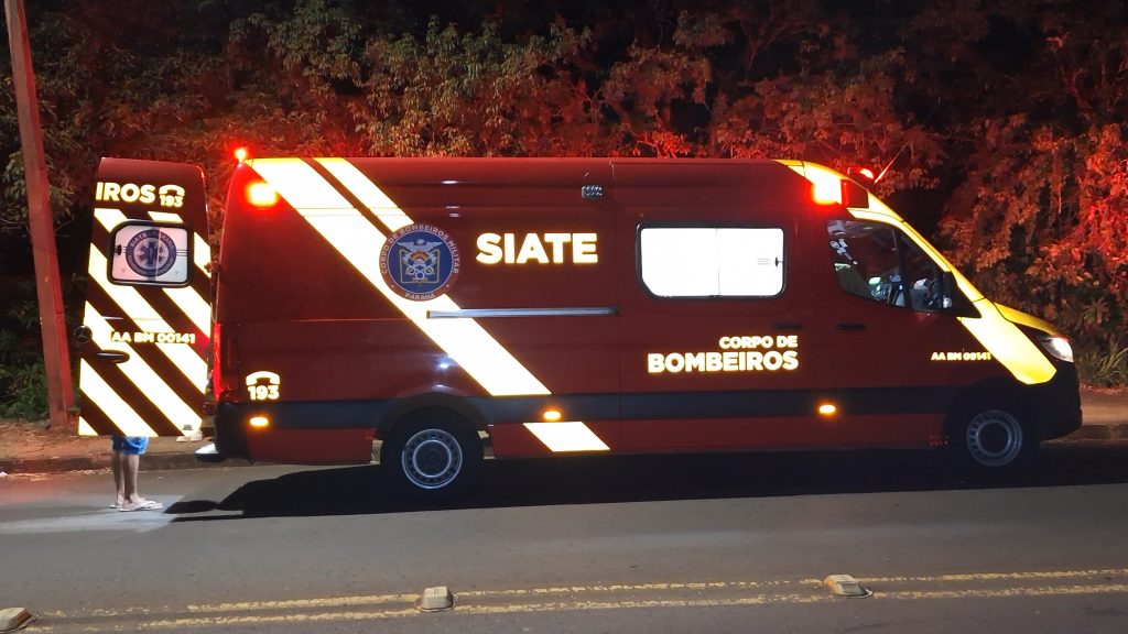 Adolescente fica ferido após queda de moto no Santa Felicidade