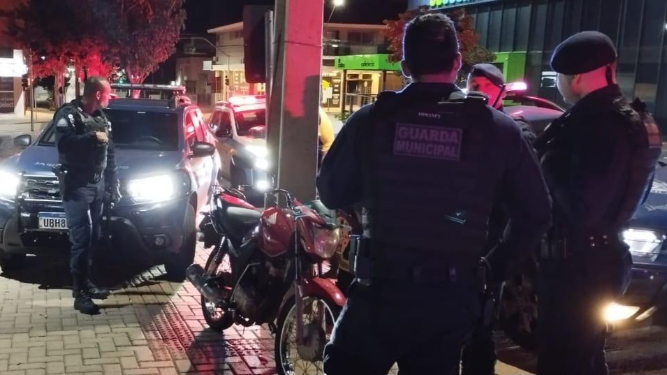 Adolescente é apreendido após fuga e manobras perigosas no Centro de Cascavel