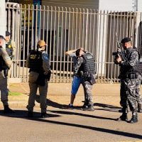 Imagem referente a PM age rápido e prende três após sequestro relâmpago em Cascavel