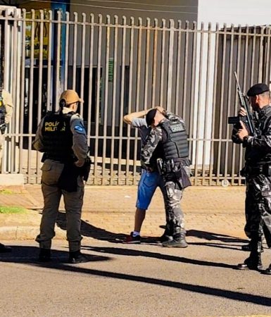 Imagem referente a PM age rápido e prende três após sequestro relâmpago em Cascavel