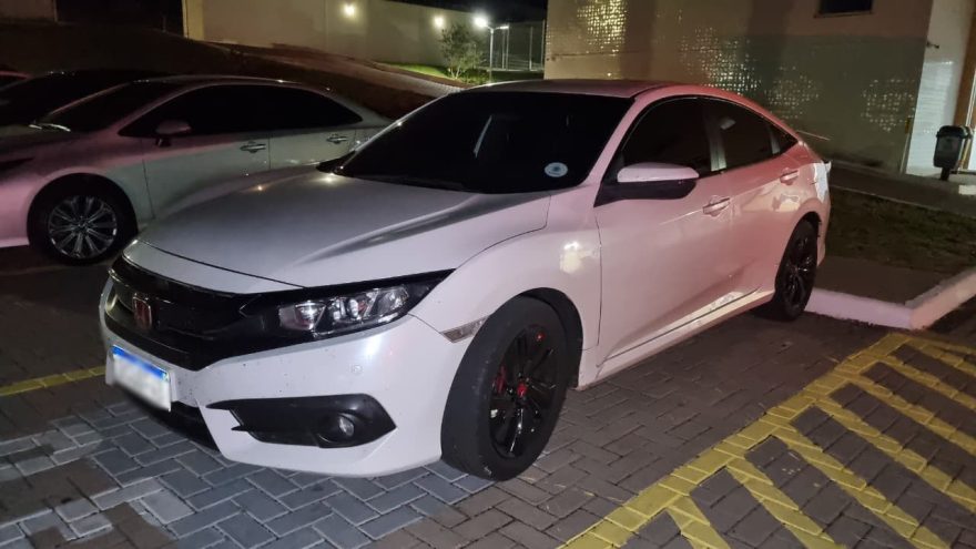 Civic usado em sequestro relâmpago também foi apreendido pela PM