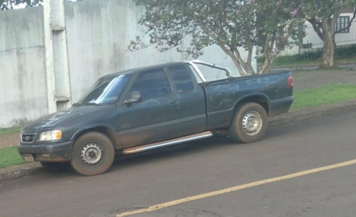 Caminhonete S10 é furtada em frente de casa no Coqueiral e dono pede ajuda para localizar veículo Imagem referente a Caminhonete S10 é furtada em frente de casa no Coqueiral e dono pede ajuda para localizar veículo