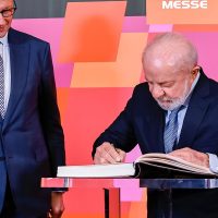 Imagem referente a Na Alemanha, Lula defende parceria com Europa na descarbonização