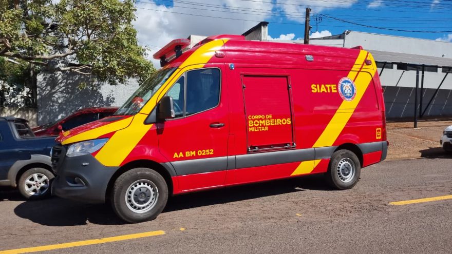 Jovem passa mal, sofre queda e é socorrida pelo Siate no Claudete