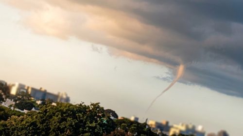 Céu deu show no domingo e segunda começa mais tranquila em Cascavel