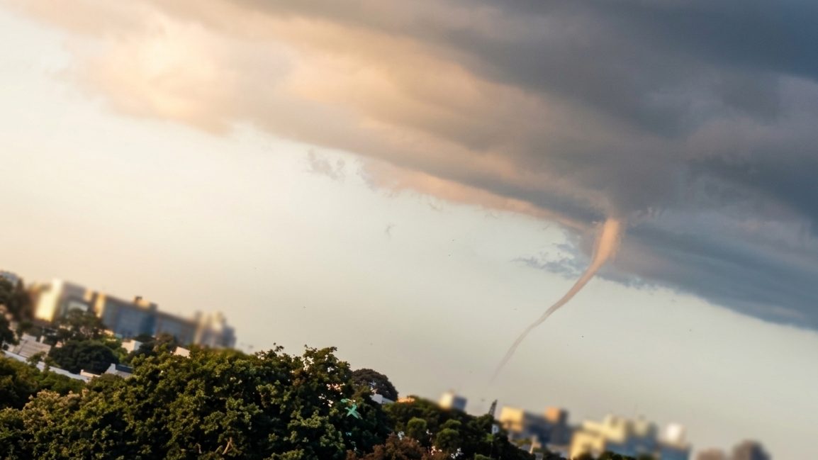 Imagem referente a Céu deu show no domingo e segunda começa mais tranquila em Cascavel