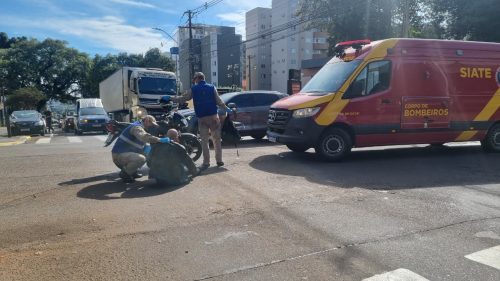 Acidente entre duas motos mobiliza Siate na Rua Pio XII