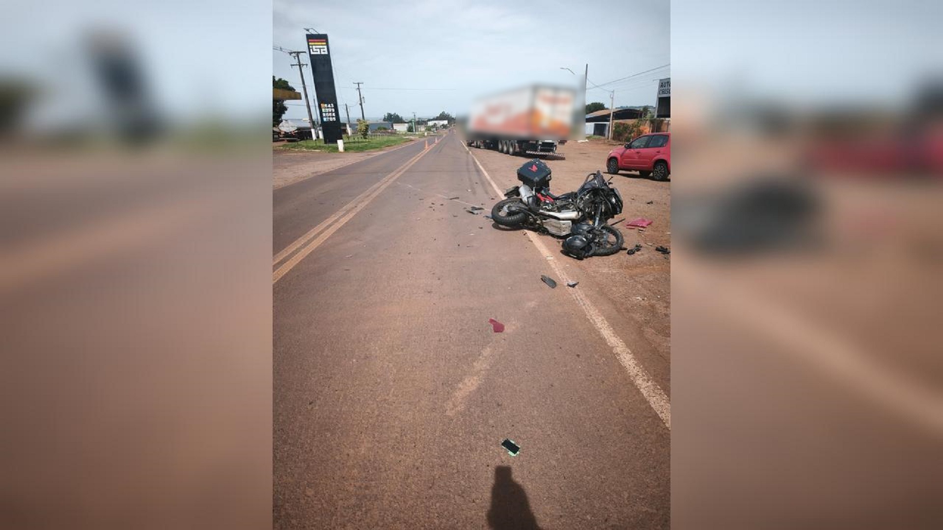 Motociclista e passageira ficam feridos em acidente na PR-239, em Assis Chateaubriand Imagem referente a Motociclista e passageira ficam feridos em acidente na PR-239, em Assis Chateaubriand