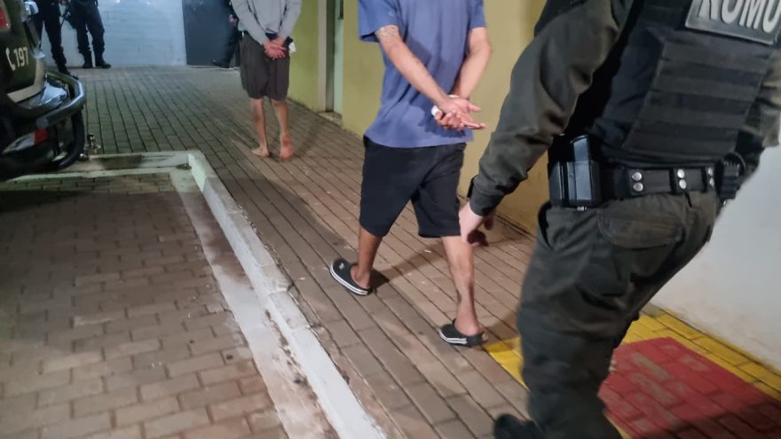 Grupo envolvido em furto e tráfico de drogas é detido e encaminhado à delegacia de Polícia Civil