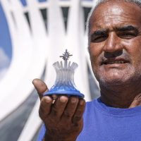 Imagem referente a Com miniaturas, artesãos dão novo sentido à Brasília dos monumentos