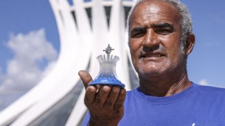 Com miniaturas, artesãos dão novo sentido à Brasília dos monumentos