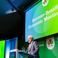 Imagem referente a Lula fala em reciprocidade após expulsão de delegado dos EUA