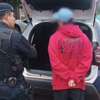 Imagem referente a Filho descumpre medida protetiva contra a mãe e acaba preso