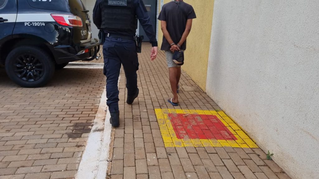 GM cumpre mandado de prisão no Centro de Cascavel