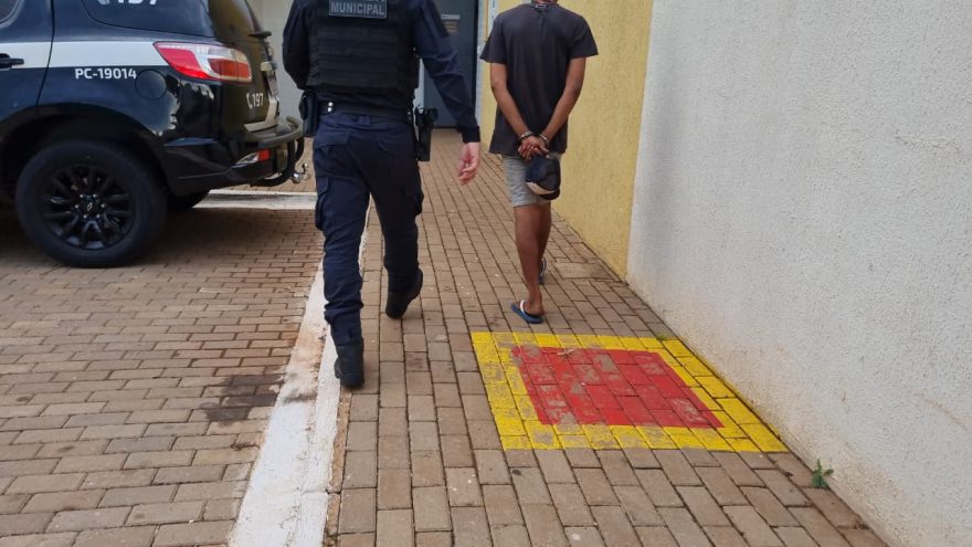 GM cumpre mandado de prisão no Centro de Cascavel