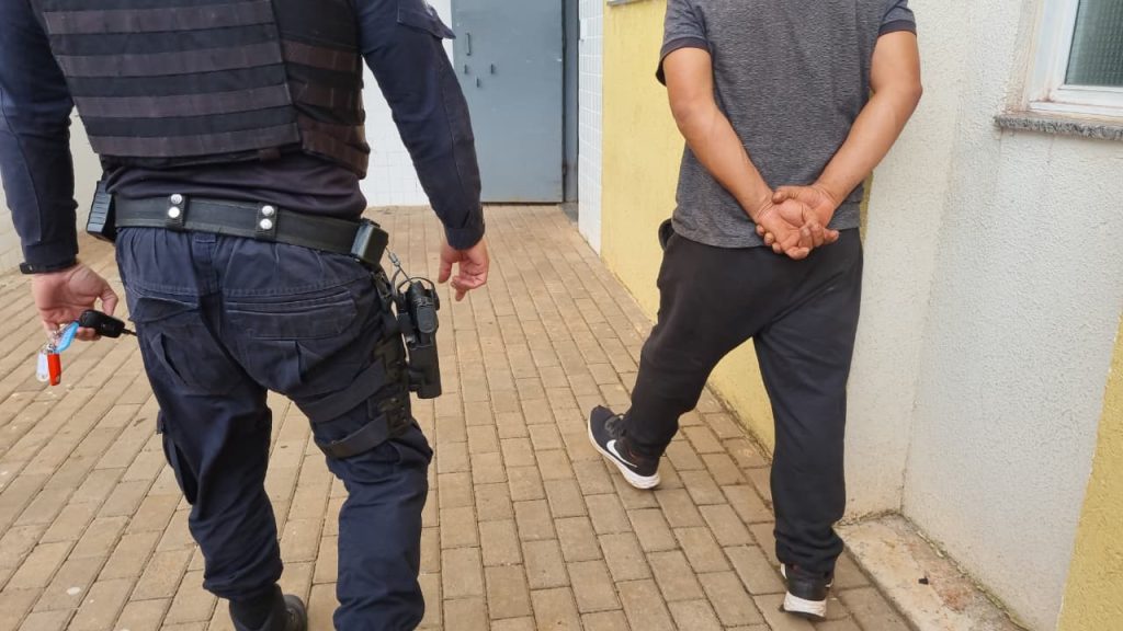 Homem descumpre medida protetiva e acaba preso