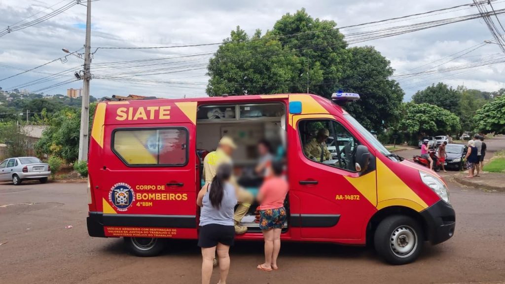 Vítima de acidente de trânsito no Brasmadeira é socorrida pelo Siate