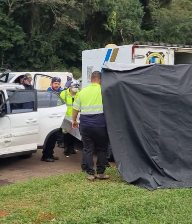 Imagem referente a Polícia Científica recolhe o corpo de menina de sete anos vítima de tragédia na BR-277