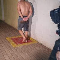 Imagem referente a Motorista bêbado é preso após jogar carro contra viatura da GM durante fuga