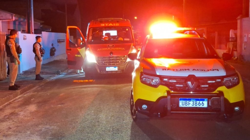 Mulher fica ferida após confusão com faca no Interlagos Mulher fica ferida após confusão com faca no Interlagos