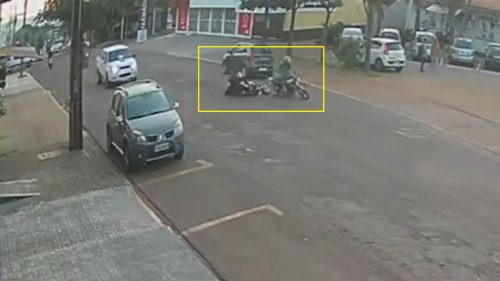 Veja como ocorreu acidente entre motocicletas na frente do Hospital de Retaguarda Veja como ocorreu acidente entre motocicletas na frente do Hospital de Retaguarda