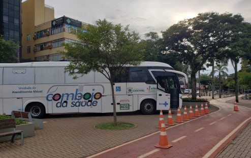 Comboio da Saúde reforça vacinação contra gripe a grupo prioritário no Calçadão da Avenida Brasil Comboio da Saúde reforça vacinação contra gripe a grupo prioritário no Calçadão da Avenida Brasil