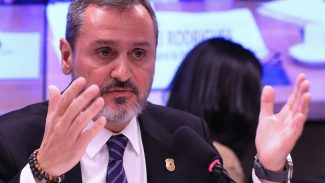 Polícia Federal retira credenciais de agente de imigração dos EUA