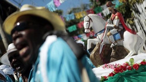 Devoção a São Jorge mobiliza fiéis e mantém tradição viva no Brasil