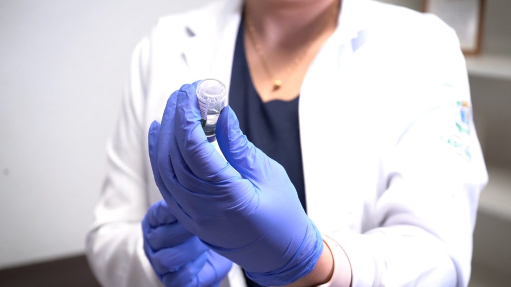 Com foco nas crianças, idosos e gestantes, Saúde leva vacinação contra a gripe aos shoppings para ampliar imunização