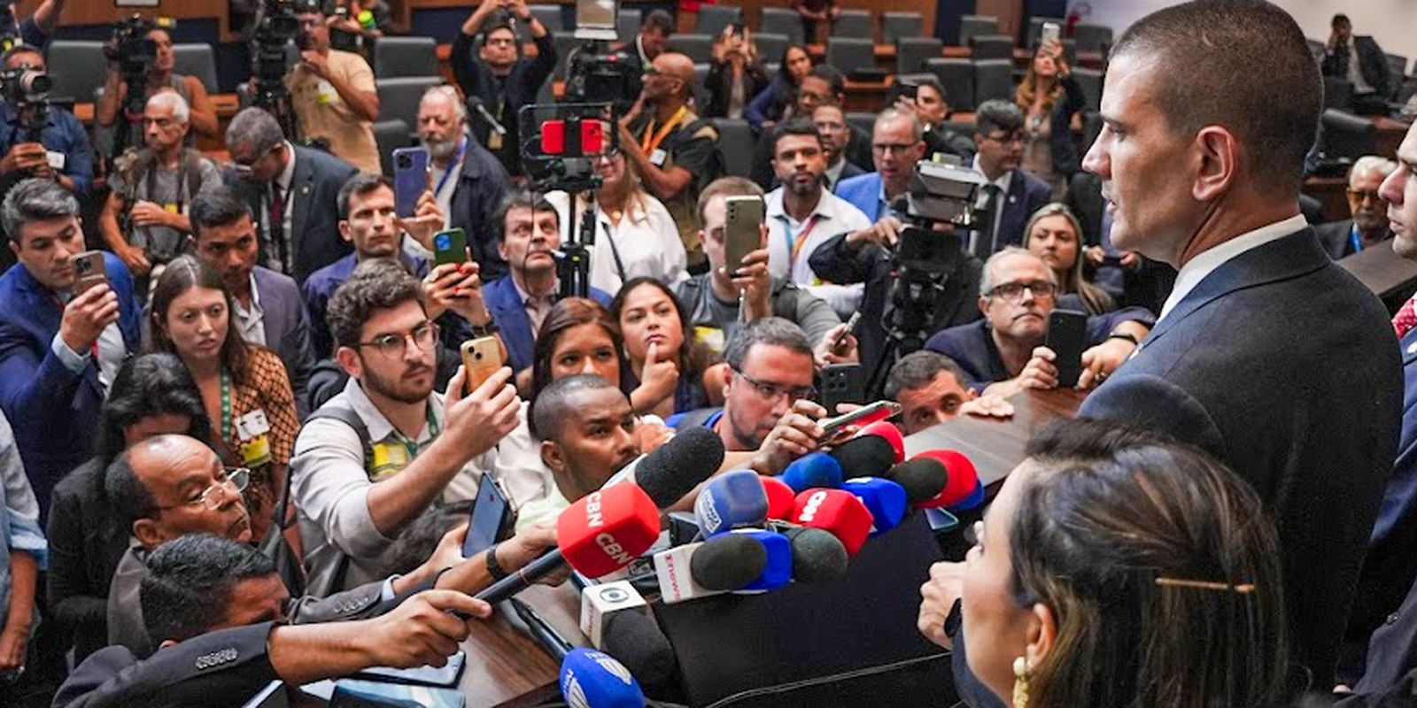 Presidente da Alerj pede ao STF para assumir governo interino do Rio Imagem referente a Presidente da Alerj pede ao STF para assumir governo interino do Rio