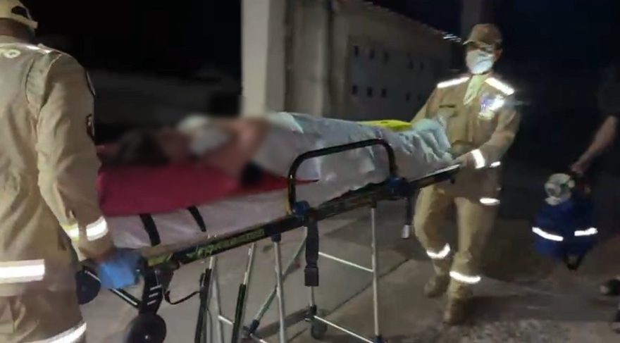 Adolescente fica ferida ao descer da cama e é socorrida pelo Siate