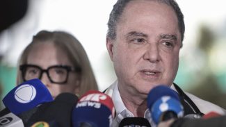 Médico diz que Lula retirou lesão e deve repousar nos próximos dias