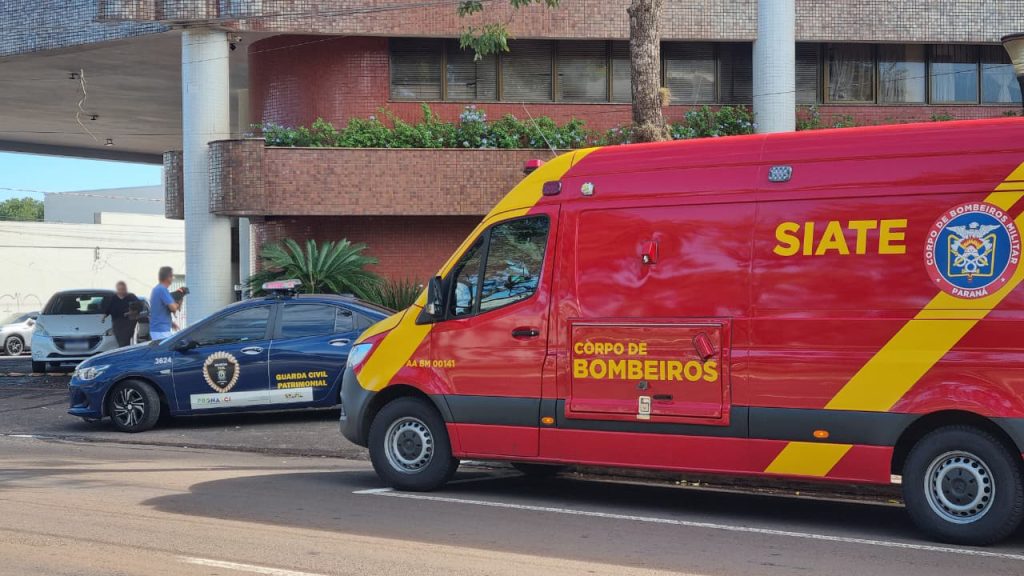 Homem fica ferido após queda na calçada na Avenida Brasil, em Cascavel