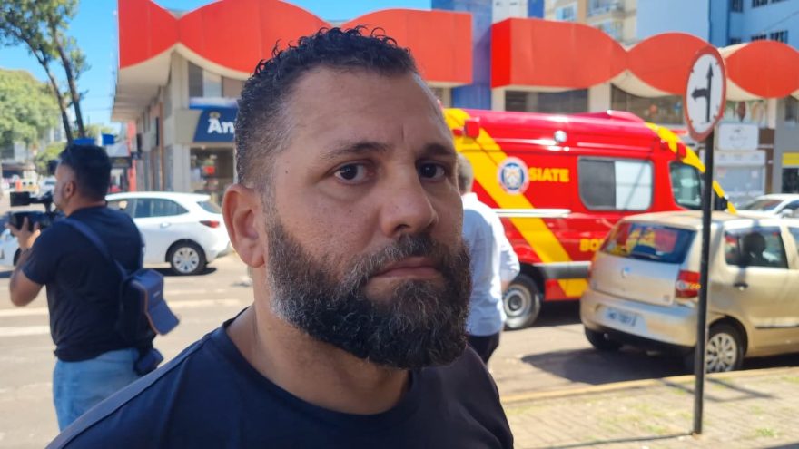 Após acidente com moto elétrica, motorista de carro faz apelo: “vocês tem que entender a lei de trânsito”