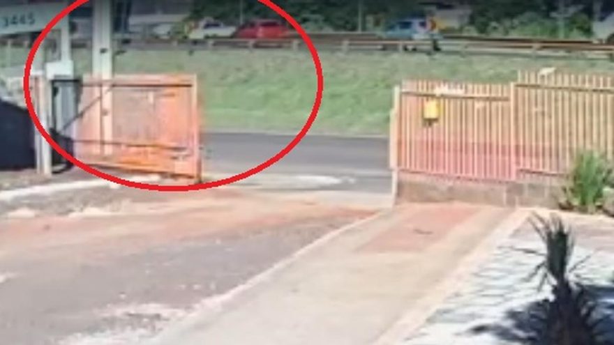 Câmera flagra forte batida entre picape e caminhão na BR-277