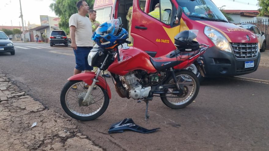 Condutor de carro foge após bater contra moto com pai e filha no Interlagos