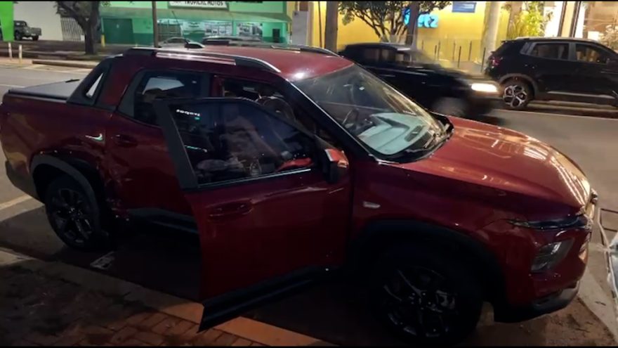 Creta e Montana se envolvem em acidente na Rua Paraná em Cascavel