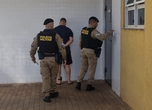 Homem com tornozeleira eletrônica é encaminhado à cadeia