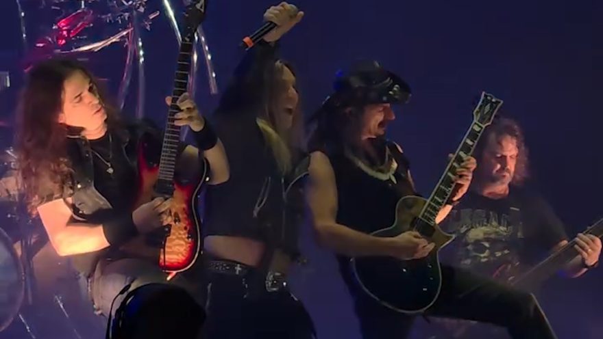 Angra faz show histórico no Bangers Open Air com reunião de integrantes clássicos