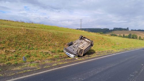 Acidente na BR-376 em Ponta Grossa deixa três pessoas feridas