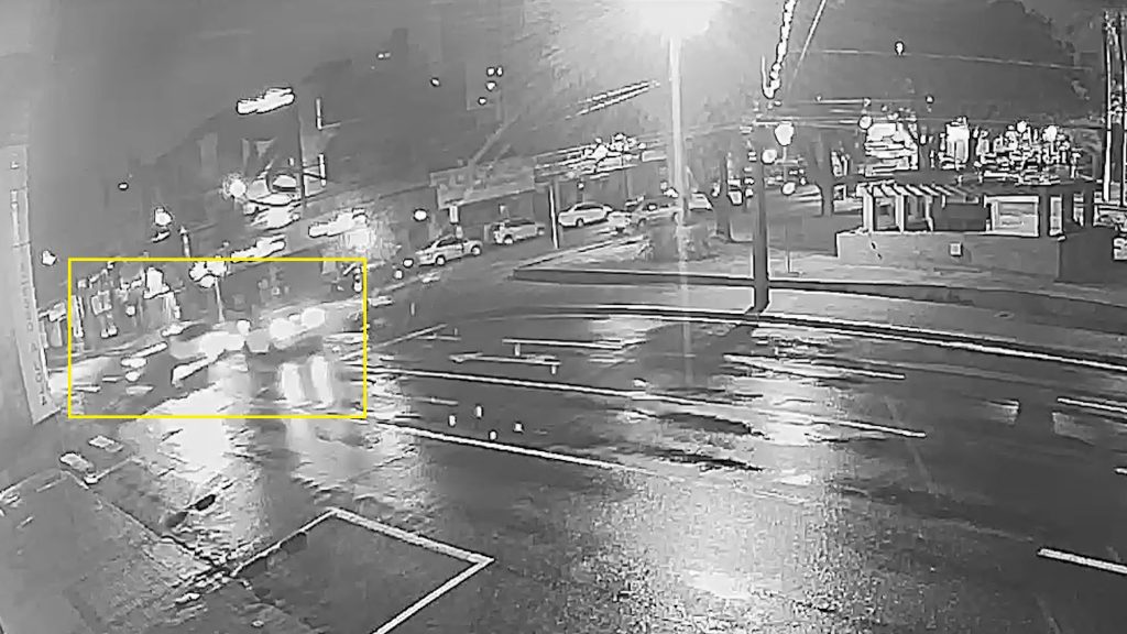 Câmera registra acidente entre Jetta e Ranger no Centro de Cascavel