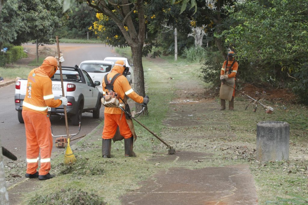 Prefeitura leva ações ambientais e serviços gratuitos ao Santos Dumont