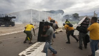 Moraes concede domiciliar a Fátima de Tubarão e mais 18 idosos do 8/01