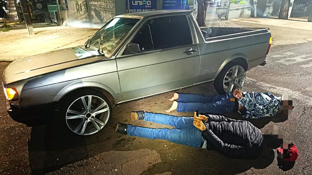 Após furto no Neva, Saveiro é recuperada pela GM e dois homens são detidos no Santa Felicidade Após furto no Neva, Saveiro é recuperada pela GM e dois homens são detidos no Santa Felicidade
