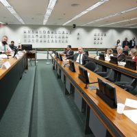 Imagem referente a Conselho de Ética adia análise contra deputados por quebra de decoro